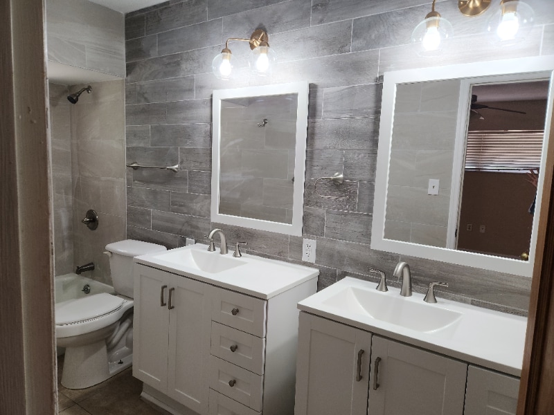 Building Photo - 2456 Broadvue Ave