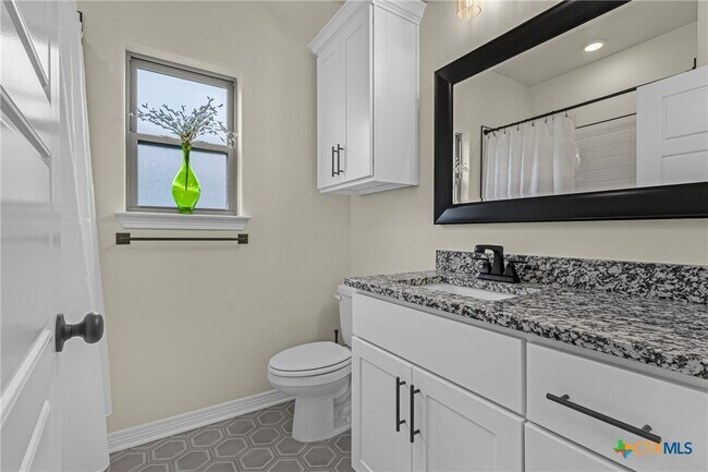 Building Photo - 712 Eagle Pass Dr