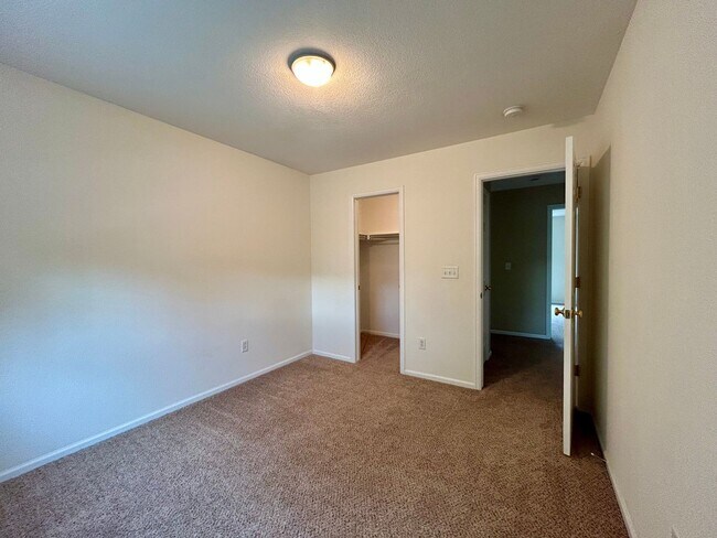 Building Photo - 3524 Huron Peak Ave