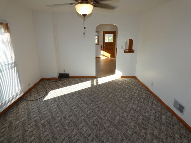 Building Photo - 137 N Wacouta Ave