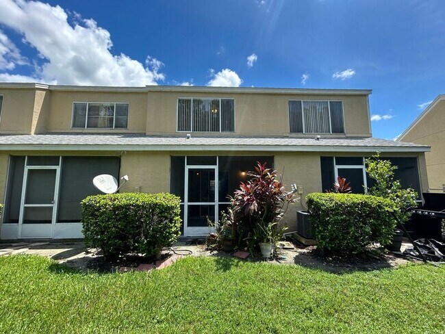 Building Photo - 12477 Berkeley Square Dr