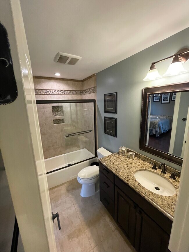 Building Photo - 47 Woodway Rd