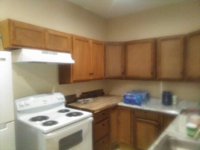 Building Photo - 120 Lisa Ln