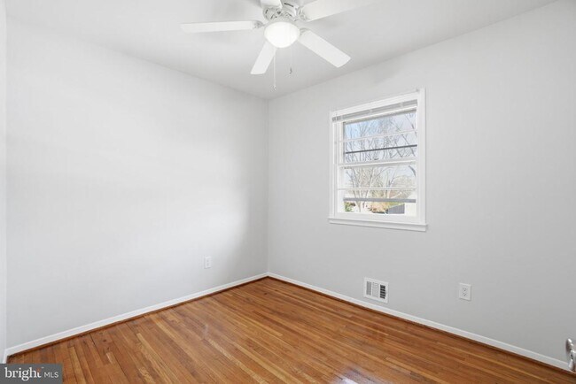 Building Photo - 6427 Pima St