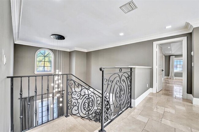 Building Photo - 1744 SE 9th St