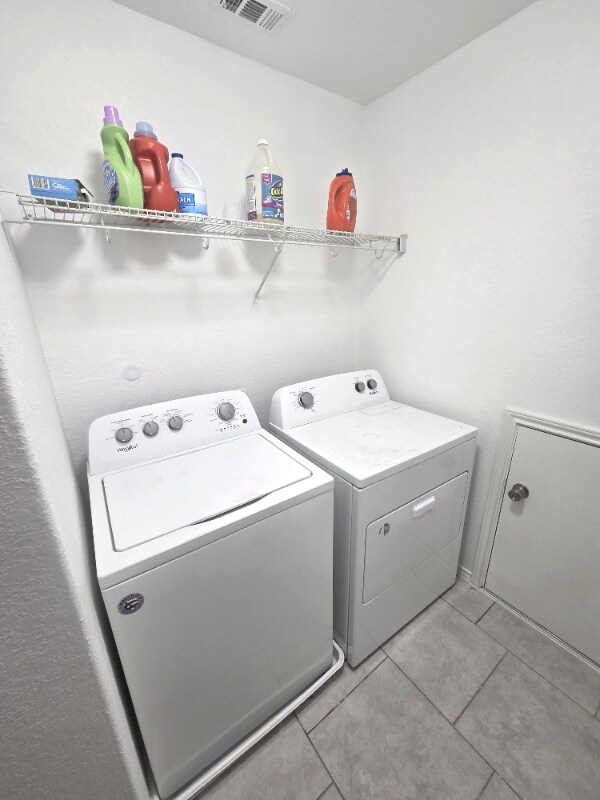Building Photo - 14223 Laurel Br