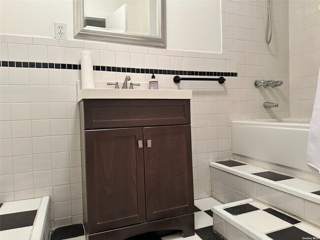 Building Photo - 1502 St Louis Ave