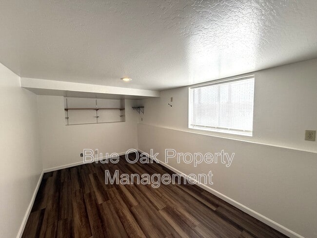 Building Photo - 918 Orient St