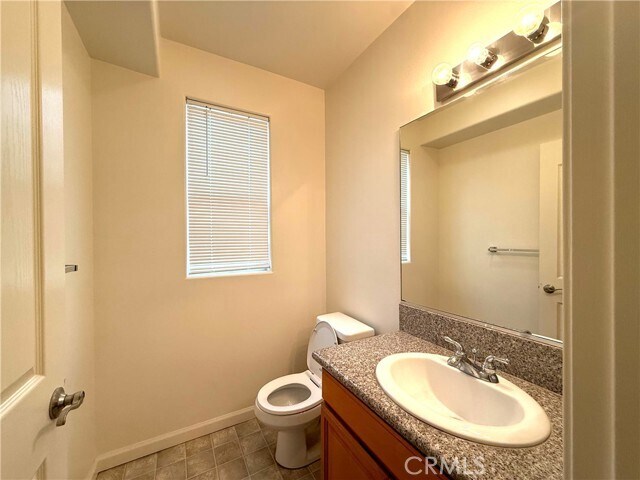 Building Photo - 3317 Del Mar Ave