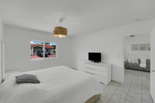 Building Photo - 17255 NW 72nd Ct