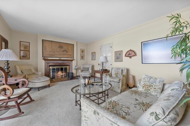 Building Photo - 5457 N Berkeley Blvd