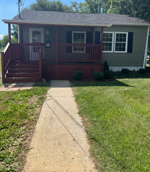 Primary Photo - 111 Rex Rd