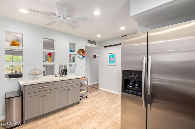 Building Photo - 3809 W Cholla St