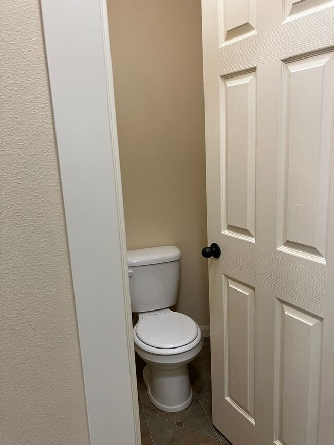 Building Photo - Beautiful Craftsman Style Home in Felida - 3 Bedroom/2.5 Bath - Available for showing on 3/30!