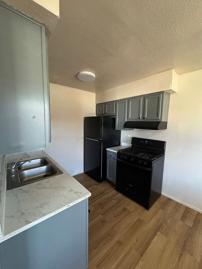 Building Photo - 217 W Jacinto St