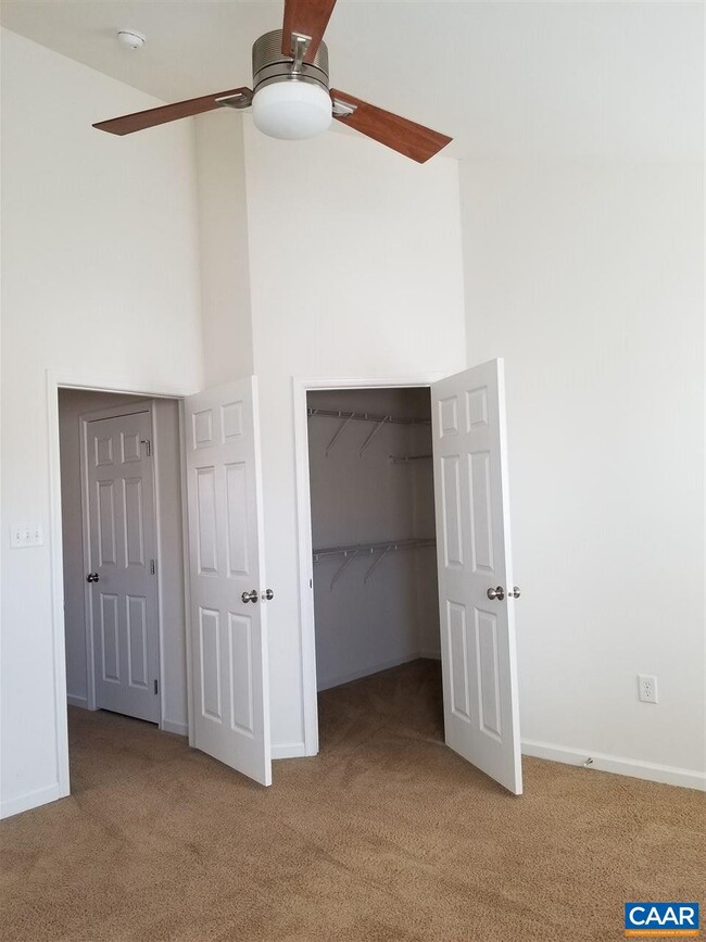 Building Photo - 2442 Abington Dr