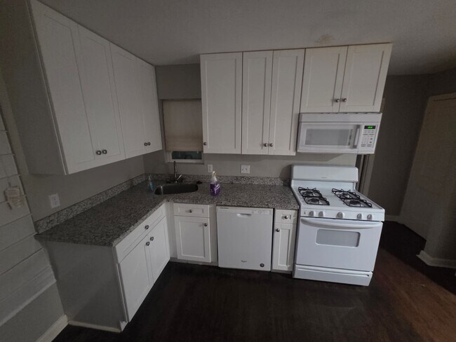 Building Photo - 3502 Rosedale St