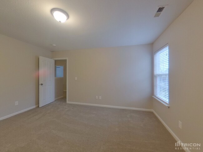 Building Photo - 172 Forest Glade Rd