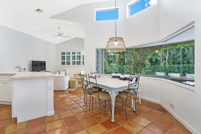 Building Photo - 12480 Mallet Cir