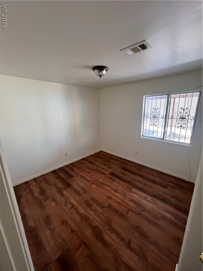 Building Photo - 825 Hyattsville St
