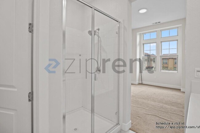 Building Photo - 31 Catania Common