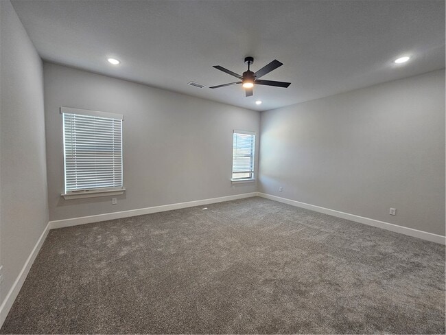 Building Photo - 224 S Maroon Ave