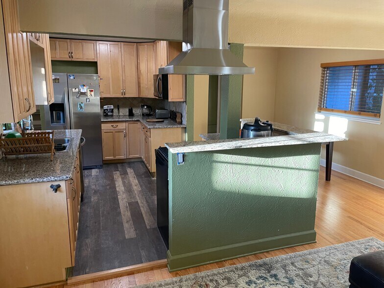 Building Photo - 1991 Glen Garry Dr