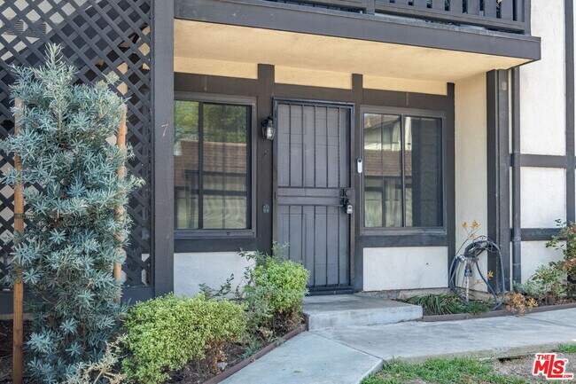 Building Photo - 351 S Monte Vista St