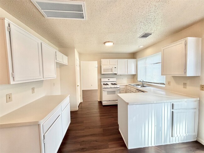 Building Photo - 17210 Colony Creek Dr