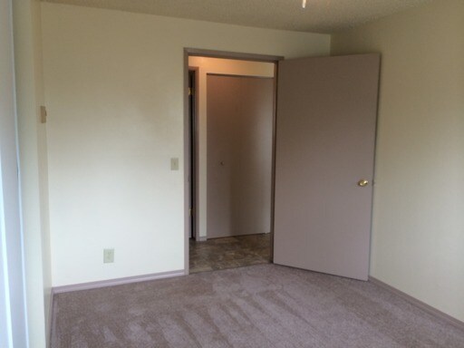 Building Photo - 670w13