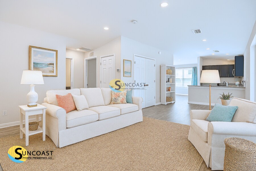 Building Photo - 358 Bamboo Dr