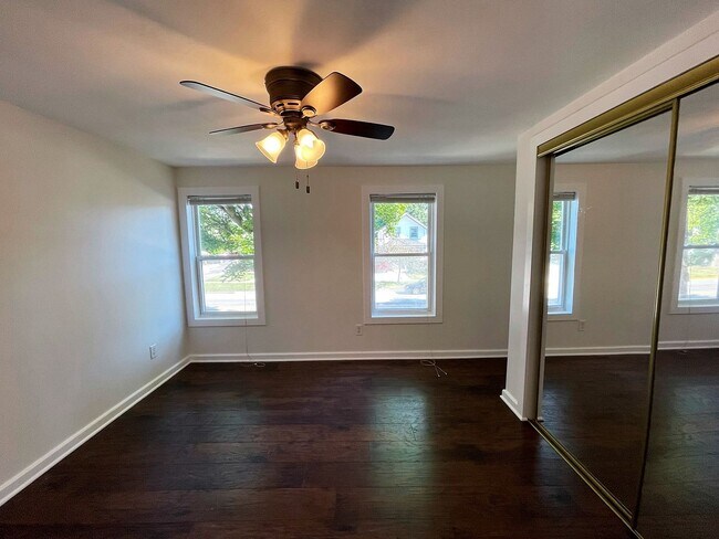 Building Photo - 212 E Washington St