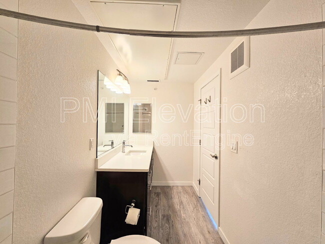 Building Photo - 9220 Wilde Ln
