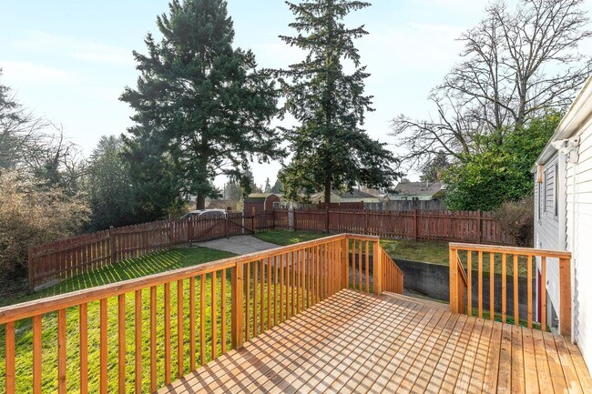 Building Photo - Updated 3 Bedroom Northgate Home with Atta...