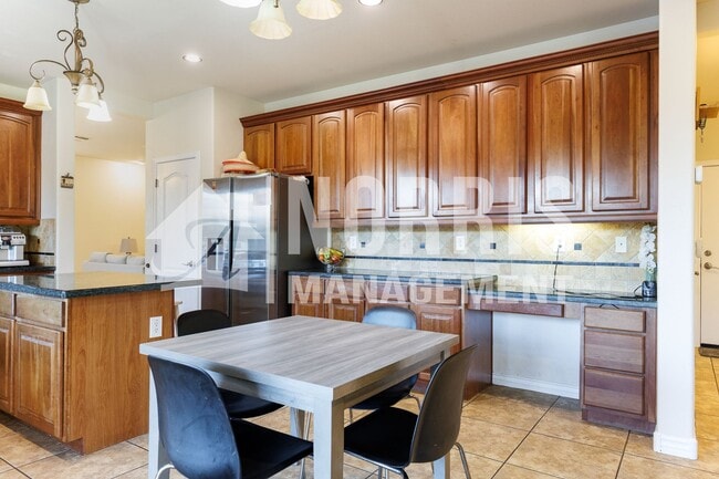Building Photo - Beautiful Large Home NOT FURNISHED with Pool in Villago Community