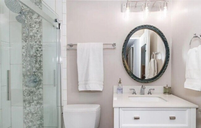 Building Photo - 7417 Shadowlake Dr