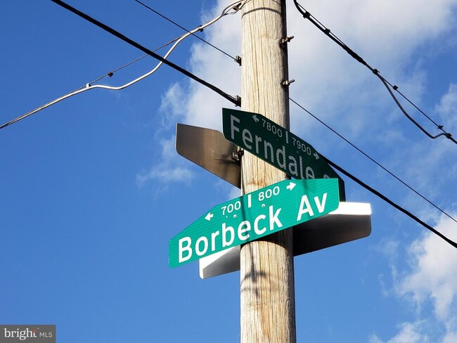 Building Photo - 737 Borbeck Ave