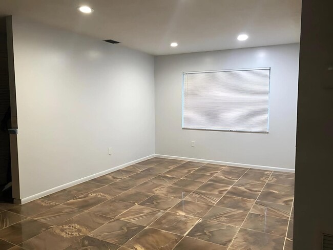 Building Photo - 10152 Bergen Ct