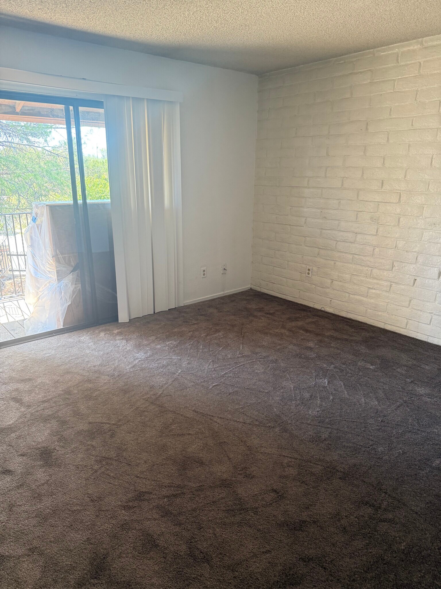 Building Photo - 797 W Mesa Verde Dr