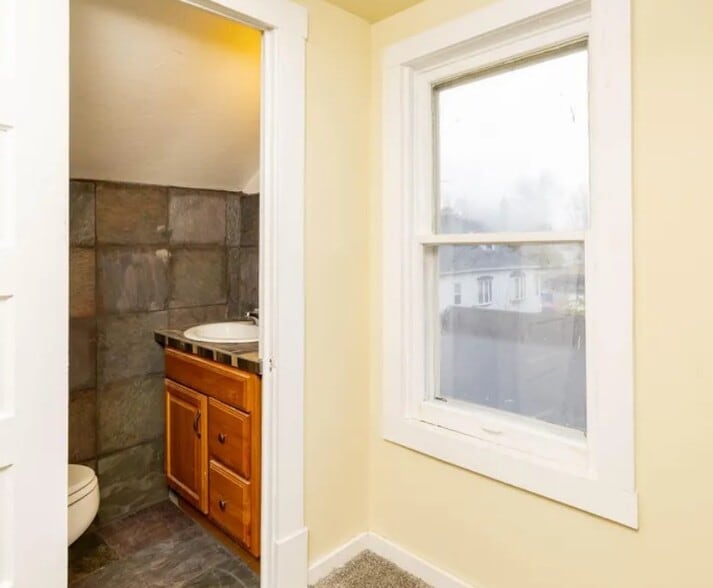 Building Photo - 215 5th St W