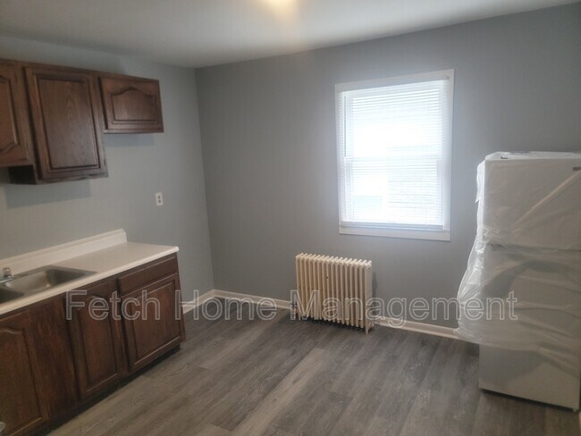 Building Photo - 3 N Main St