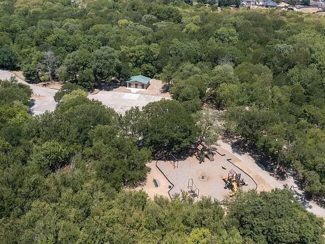 Building Photo - 4729 Woodhaven Ln, Haltom City, TX 76137