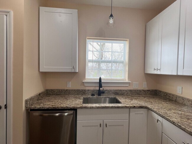 Building Photo - Stunning, Modern 4-Bed / 2.5-Bath Home for...