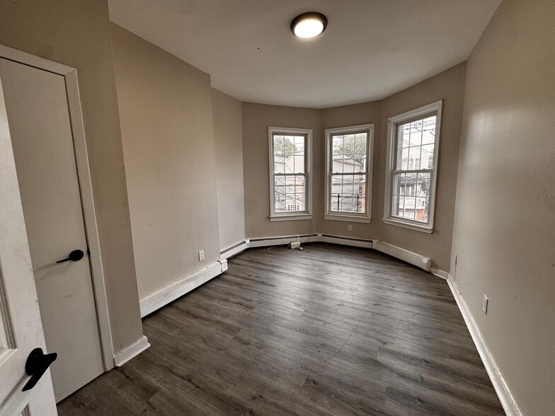 Building Photo - 134 Wilkinson Ave