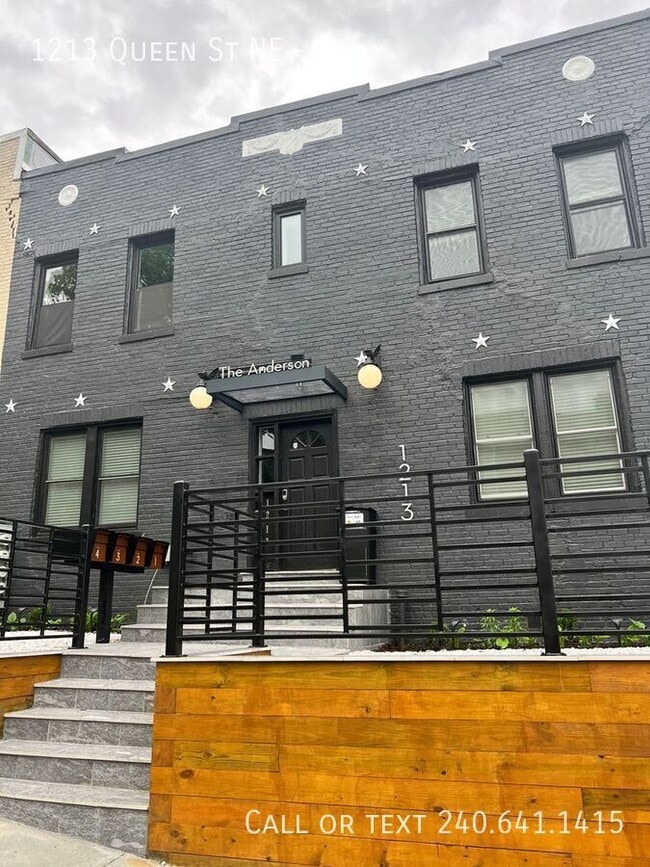 Building Photo - 1213 Queen St NE