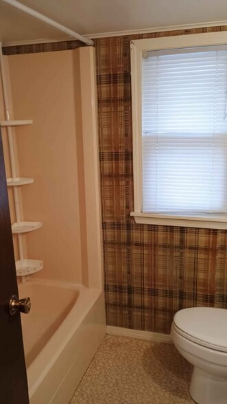 Building Photo - 363 S Capitol St