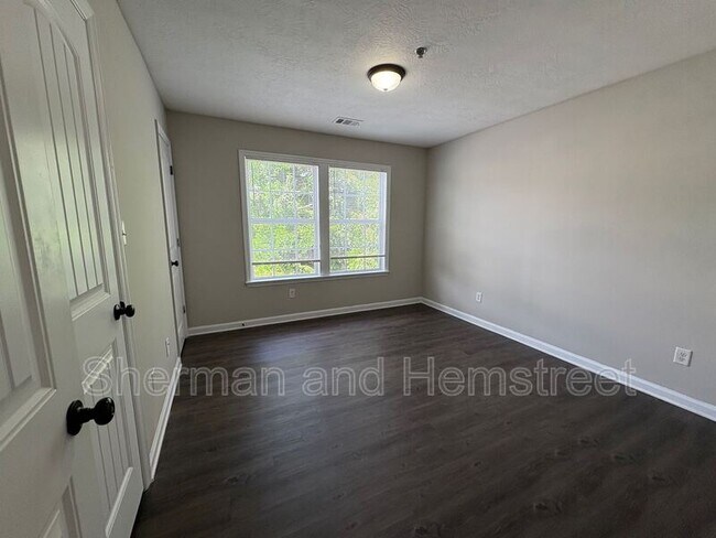 Building Photo - 3800 London Ct SW