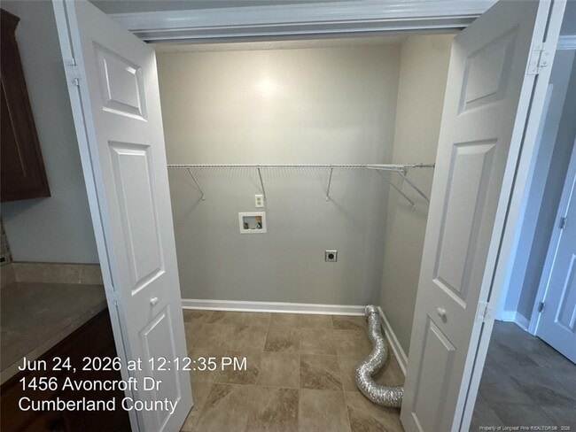 Building Photo - 1456 Avoncroft Dr