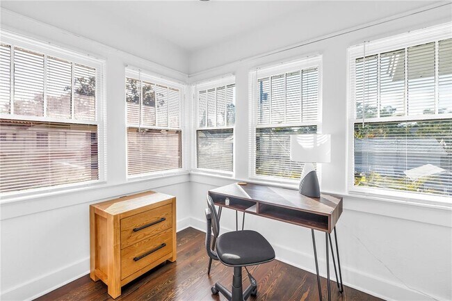 Building Photo - 2320 5th St N