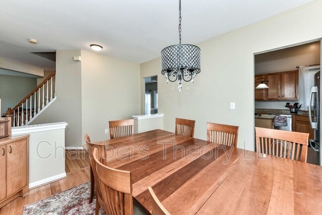 Building Photo - 46814 Snow Hill Way